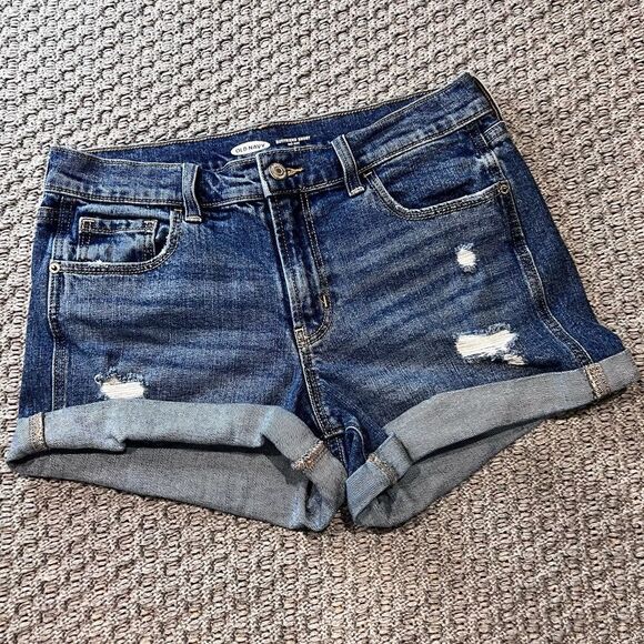 Old Navy boyfriend, mid rise, jean shorts, size 2 - Picture 2 of 11